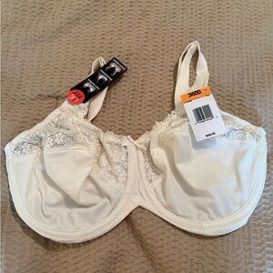 Lilyette Ivory Lace Trim Full-Coverage Bra